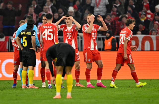 Schiedsrichter Referee Rade Obrenovic (SVN) zeigt Min-jae Kim FC Bayern Muenchen FCB (03) gelb-rote Karte Platzverweis Entsetzen Harry Kane FC Bayern Muenchen FCB (09) FC Bayern Muenchen FCB vs R. Union Saint-Gilloise Spieltag 7 21.01.2026 DFL REGULATIONS PROHIBIT ANY USE OF PHOTOGRAPHS AS IMAGE SEQUENCES AND OR QUASI-VIDEO FC Bayern Muenchen FCB vs R. Union Saint-Gilloise