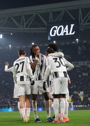 Turin, Italy, 21st January 2026. Weston McKennie of Juventus celebrates with team mates after scoring to give the hosts a 2-0 lead during the Juventus vs Benfica UEFA Champions League match at Juventus Stadium, Turin. Picture credit should read: Jonathan Moscrop Sportimage EDITORIAL USE ONLY. No use with unauthorised audio, video, data, fixture lists, club league logos or live services. Online in-match use limited to 120 images, no video emulation. No use in betting, games or single club league player publications. SPI_034_JM_JUVE_BENFICA_UCL SPI-4420-0032