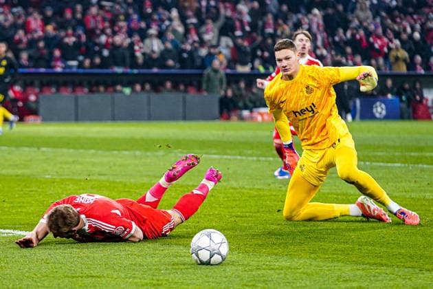 2026-01-21 FC Bayern München v R. Union Saint-Gilloise - UEFA Champions League 2025 26 League Phase MD7 MUNICH, GERMANY - JANUARY 21: goalkeeper Kjell Scherpen of R. Union Saint-Gilloise tackles Harry Kane of FC Bayern Munchen during the UEFA Champions League 2025 26 League Phase MD7 match between FC Bayern M++nchen and R. Union Saint-Gilloise at Football Arena Munich on January 21, 2026 in Munich, Germany. Munich Football Arena Munich Germany Content not available for redistribution in The Netherlands directly or indirectly through any third parties. Copyright: xAndrexWeeningx