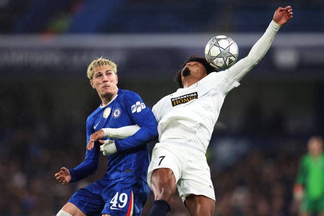 Chelsea v Pafos 21 January 2026, London - UEFA Champions League Football, Group Stage - Chelsea v Pafos - Alejandro Garnacho of Chelsea and Bruno Felipe of Paphos - Photo: Charlotte Wilson Offside. London UK Copyright: xCharlottexWilsonx xOffsidexOffside