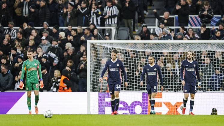 NEWCASTLE (l-r) PSV Eindhoven goalkeeper Matej Kovar, Joey Veerman of PSV Eindhoven, Armando Obispo of PSV Eindhoven, and Yarek Gasiorowski of PSV Eindhoven react after the 0-3 during the UEFA Champions League match between Newcastle United FC and PSV Eindhoven at St. James Park Stadium on January 21, 2026, in Newcastle, United Kingdom. SEM VAN DER WAL ANP UEFA Champions League 2025-2026 xVIxANPxSportx xxANPxIVx 548191066 originalFilename: 548191066.jpg