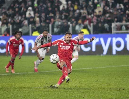 Vangelis Pavlidis of SL Benfica on a penalty kick during the Uefa Champions League 2025 26 season football match between Juventus FC and SL Benfica on 21 January 2026 at Allianz Stadium, Turin, Italy. Photo Nderim KACELI  Copyright: xNderimxKaceli IPAxSportx xipa-agency.netx xx IPA_70390651 IPA_Agency_IPA70390651