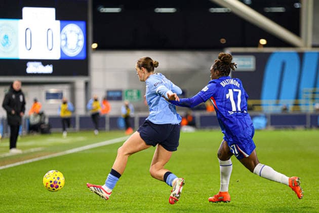 Grace CLinton (6 Manchester City) on the ball during the Subway Womens League Cup semi final match between Manchester City and Chelsea at the Joie Stadium in Manchester, England Copyright: xNataliexMincher SPPx Sportspressphoto_SPR83927