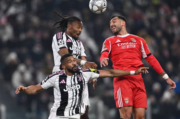 Bremer of Juventus F.C., Evangelos Pavlidis of S.L. Benfica and Khephren Thuram of Juventus F.C. are in action during the UEFA Champions League phase day 7 football match between Juventus F.C. and S.L. Benfica at the Juventus Stadium on January 21, 2026 in Milan, Italy.  Copyright: xDomenicoxCippitelli IPAxSportx xipa-agency.netx xx IPA_70393010 IPA_Agency_IPA70393010