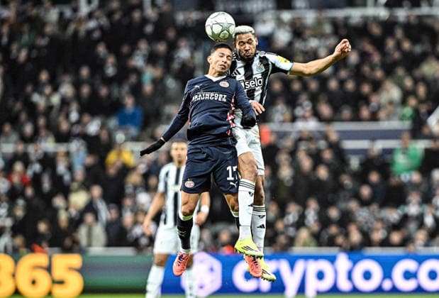 Newcastle United v PSV Eindhoven UEFA Champions League Joelinton of Newcastle United and Mauro Junior of PSV Eindhoven battle for a header during the UEFA Champions League match at St. James s Park, Newcastle 21 01 2026 UK Newspapers OUT Copyright: xJamiexJohnstonx FIL-22840-0254