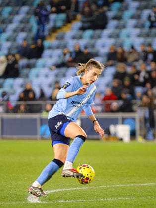 Vivianne Miedema (10 Manchester City) on the ball during the Subway Womens League Cup semi final match between Manchester City and Chelsea at the Joie Stadium in Manchester, England Copyright: xNataliexMincher SPPx Sportspressphoto_SPR84071