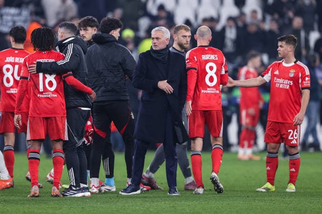 TURIN, ITALY - JANUARY 21: Manager Jose Mourinho of SL Benfica R) against Weston McKennie of Juventus FC L) during the UEFA Champions League 2025 26 League Phase MD7 match between Juventus and SL Benfica at Juventus Stadium on January 21, 2026 in Turin, Italy. Turin Juventus Stadium Italy Copyright: xJustPictures.ch LuigixRizzox jp-en-EuSpIm-AN0I2254-20251218
