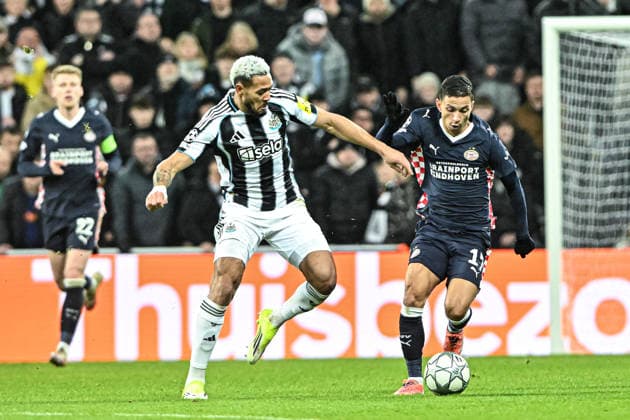 Newcastle United v PSV Eindhoven UEFA Champions League Joelinton of Newcastle United and Mauro Junior of PSV Eindhoven during the UEFA Champions League match at St. James s Park, Newcastle 21 01 2026 UK Newspapers OUT Copyright: xJamiexJohnstonx FIL-22840-0291