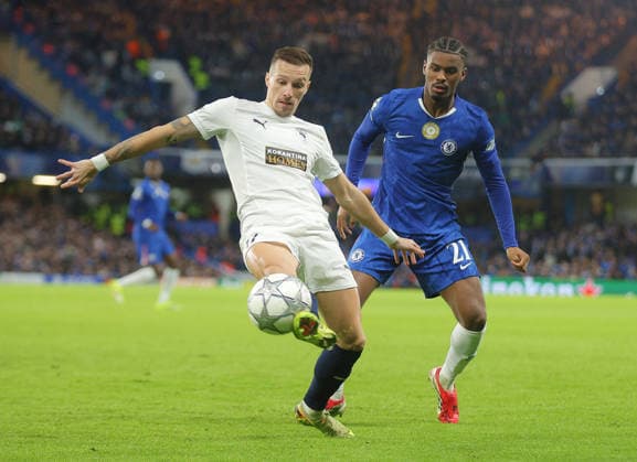 Chelsea v Pafos, UEFA Champions League, Stamford Bridge, London, UK - 21 01 2026 Mislav Orsic of Pafos is pressured by Jorrel Hato of Chelsea during the UEFA Champions League game at Stamford Bridge London Stamford Bridge London GBR, UK NEWSPAPERS OUT Copyright: xMarkxGreenwoodx