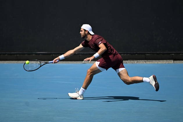 TENNIS AUSTRALIAN OPEN, Karen Khachanov of Russia in action during the Men™s 2nd round match against Nishesh Basavareddy of the USA on day 5 of the 2026 Australian Open tennis tournament at Melbourne Park in Melbourne, Wednesday, January 22, 2026. ( NO ARCHIVING MELBOURNE VICTORIA AUSTRALIA  Copyright: xLUKASxCOCHx 20260122198079793800