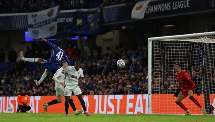 . - Chelsea v Pafos, UEFA Champions League 2025 26, League Phase, Stamford Bridge Stadium, London, England. - 21st January 2026. (C) Alex Ferrelly Crystal Pix (C) Daniel Weir Crystal Pix Estevao of Chelsea has a shot on goal. - Chelsea v Pafos, UEFA Champions League 2025 26, League Phase, Stamford Bridge Stadium, London, England. - 21st January 2026. (C) Alex Ferrelly Crystal Pix London England United Kingdom Copyright: xAlexxFerrellyx CP_Chelsea_Pafos_210126_AF_70