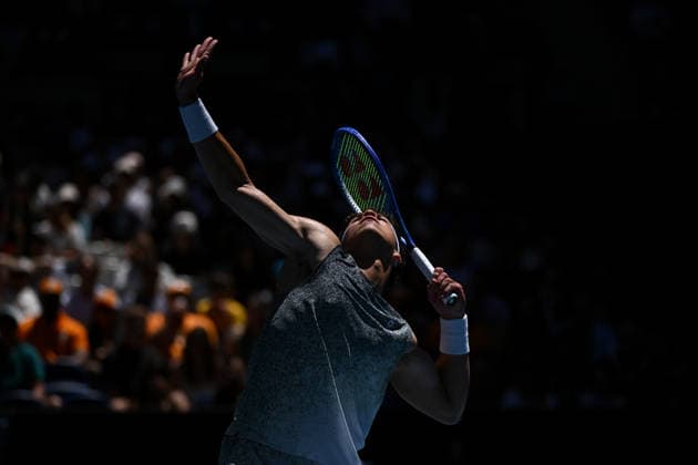 TENNIS AUSTRALIAN OPEN, Ben Shelton of the USA recats during the Men™s 2nd round match against Dane Sweeny of Australia on day 5 of the 2026 Australian Open tennis tournament at Melbourne Park in Melbourne, Wednesday, January 22, 2026. ( NO ARCHIVING MELBOURNE VICTORIA AUSTRALIA  Copyright: xJAMESxROSSx 20260122119715769006