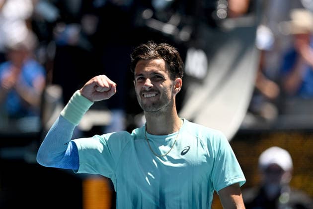 TENNIS AUSTRALIAN OPEN, Lorenzo Musetti of Italy celebrates match point during the Men™s 2nd round match against Lorenzo Sonego of Italy on day 5 of the 2026 Australian Open tennis tournament at Melbourne Park in Melbourne, Wednesday, January 22, 2026. ( NO ARCHIVING MELBOURNE VICTORIA AUSTRALIA  Copyright: xLUKASxCOCHx 20260122166303075000