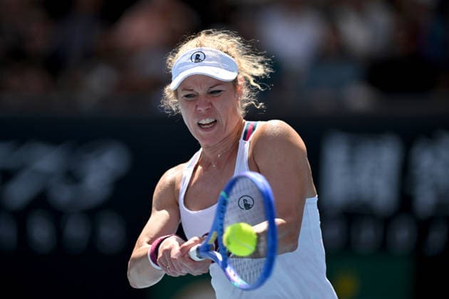 TENNIS AUSTRALIAN OPEN, Laura Siegemund of Germany in action during the Women™s 2nd round match against Maddison Inglis of Australia on day 5 of the 2026 Australian Open tennis tournament at Melbourne Park in Melbourne, Wednesday, January 22, 2026. ( NO ARCHIVING MELBOURNE VICTORIA AUSTRALIA  Copyright: xLUKASxCOCHx 20260122177174943106