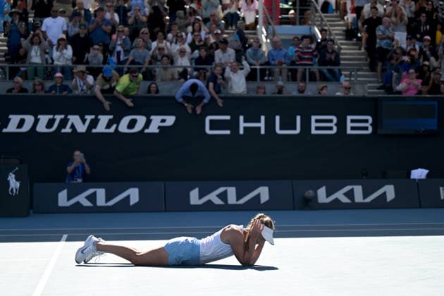 TENNIS AUSTRALIAN OPEN, Maddison Inglis of Australia celebrates match point in the Women™s 2nd round match against Laura Siegemund of Germany on day 5 of the 2026 Australian Open tennis tournament at Melbourne Park in Melbourne, Wednesday, January 22, 2026. ( NO ARCHIVING MELBOURNE VICTORIA AUSTRALIA  Copyright: xLUKASxCOCHx 20260122190096024703