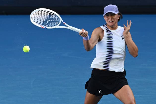 TENNIS AUSTRALIAN OPEN, Iga Swiatek of Poland in action during the Women™s 2nd round match against Marie Bouzkova of Czechia on day 5 of the 2026 Australian Open tennis tournament at Melbourne Park in Melbourne, Wednesday, January 22, 2026. ( NO ARCHIVING MELBOURNE VICTORIA AUSTRALIA  Copyright: xJOELxCARRETTx 20260122167056695128