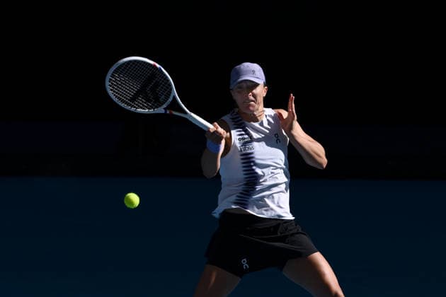 TENNIS AUSTRALIAN OPEN, Iga Swiatek of Poland in action during the Women™s 2nd round match against Marie Bouzkova of Czechia on day 5 of the 2026 Australian Open tennis tournament at Melbourne Park in Melbourne, Wednesday, January 22, 2026. ( NO ARCHIVING MELBOURNE VICTORIA AUSTRALIA  Copyright: xJOELxCARRETTx 20260122174142904822