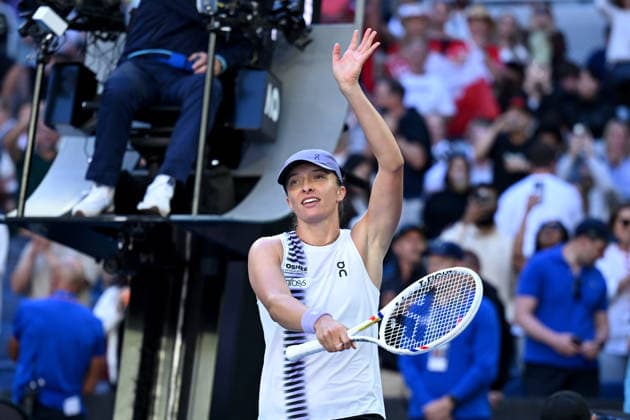 TENNIS AUSTRALIAN OPEN, Iga Swiatek of Poland celebrates match point during the Women™s 2nd round match against Marie Bouzkova of Czechia on day 5 of the 2026 Australian Open tennis tournament at Melbourne Park in Melbourne, Wednesday, January 22, 2026. . ( NO ARCHIVING MELBOURNE VICTORIA AUSTRALIA  Copyright: xJAMESxROSSx 20260122120332761607