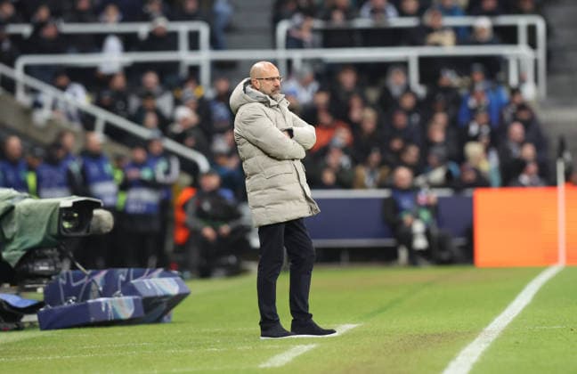 Newcastle Upon Tyne, England, 21st January 2026. Peter Bosz manager of PSV Eindhoven during the Newcastle United vs PSV Eindhoven UEFA Champions League match at St. James Park, Newcastle Upon Tyne. Picture credit should read: Nigel Roddis Sportimage EDITORIAL USE ONLY. No use with unauthorised audio, video, data, fixture lists, club league logos or live services. Online in-match use limited to 120 images, no video emulation. No use in betting, games or single club league player publications. SPI_092_NR_NEWC_PSV SPI-4467-0092