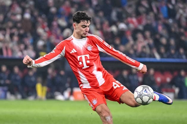 Aleksandar PavloviÄ‡ (FC Bayern München) controls the Ball during the UEFA Champions League 2025 26 League Phase MD7 match between FC Bayern München and R. Union Saint-Gilloise at Football Arena Munich on January 21, 2026 in Munich, Germany. (Photo by Harry Langer DeFodi Images) -