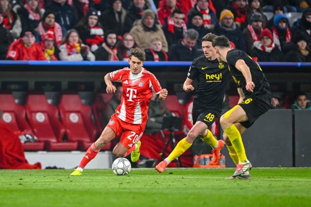 Tom Bischof (FC Bayern München), Fedde Leysen (R. Union Saint-Gilloise) und Ross Sykes (R. Union Saint-Gilloise) battle for the ball during the UEFA Champions League 2025 26 League Phase MD7 match between FC Bayern München and R. Union Saint-Gilloise at Football Arena Munich on January 21, 2026 in Munich, Germany. (Photo by Harry Langer DeFodi Images) -