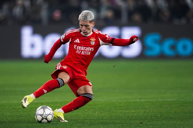Juventus FC v SL Benfica - UEFA Champions League Gianluca Prestianni of SL Benfica in action during the UEFA Champions League 2025 26 league phase football match between Juventus FC and SL Benfica. Turin Italy Copyright: xNicolòxCampox