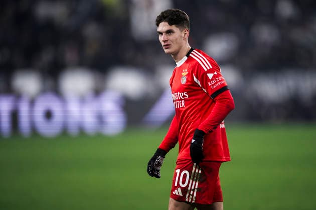 Juventus FC v SL Benfica - UEFA Champions League Heorhiy Sudakov of SL Benfica looks on during the UEFA Champions League 2025 26 league phase football match between Juventus FC and SL Benfica. Turin Italy Copyright: xNicolòxCampox