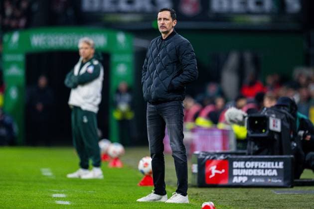 16.01.2026 - Fußball, 2025 2026, 1. Bundesliga, 18. Spieltag, SV Werder Bremen - Eintracht Frankfurt: Dino Toppmöller (Trainer - Frankfurt) DFL REGULATIONS PROHIBIT ANY USE OF PHOTOGRAPHS AS IMAGE SEQUENCES AND OR QUASI-VIDEO. *** 16 01 2026 Soccer, 2025 2026, 1 Bundesliga, 18 Matchday, SV Werder Bremen Eintracht Frankfurt Dino Toppmöller Coach Frankfurt DFL REGULATIONS PROHIBIT ANY USE OF PHOTOGRAPHS AS IMAGE SEQUENCES AND OR QUASI VIDEO