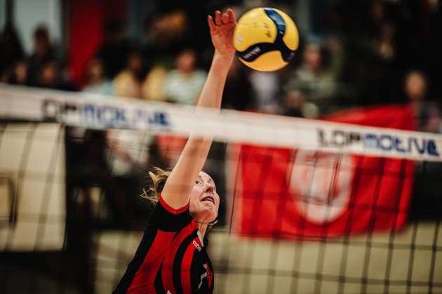 Volleyball Frauen Saison 2025 2026 Volleyball Bundesliga ETV Hamburger Volksbank Volleys vs. USC Münster 22.01.2026 Leonie Körtzinger ( 7, ETV Hamburger Volksbank Volleys) beim Aufwärmen Hamburg Sporthalle Hoheluft Hamburg Deutschland