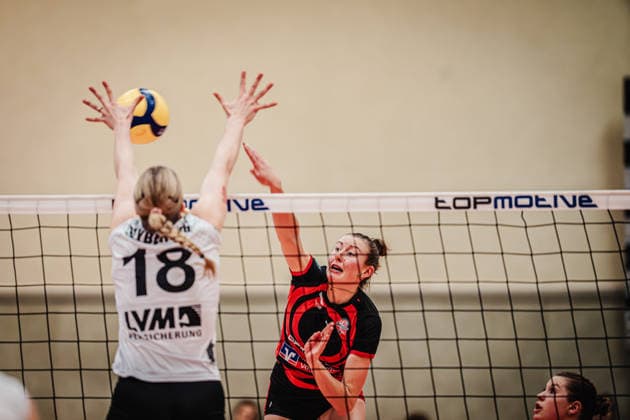 Volleyball Frauen Saison 2025 2026 Volleyball Bundesliga ETV Hamburger Volksbank Volleys vs. USC Münster 22.01.2026 Leonie Körtzinger ( 7, ETV Hamburger Volksbank Volleys) beim Angriff Hamburg Sporthalle Hoheluft Hamburg Deutschland