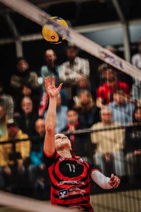 Volleyball Frauen Saison 2025 2026 Volleyball Bundesliga ETV Hamburger Volksbank Volleys vs. USC Münster 22.01.2026 Svea Frobel ( 11, ETV Hamburger Volksbank Volleys) spielt den Ball Hamburg Sporthalle Hoheluft Hamburg Deutschland