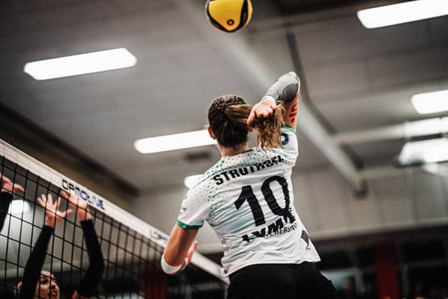 Volleyball Frauen Saison 2025 2026 Volleyball Bundesliga ETV Hamburger Volksbank Volleys vs. USC Münster 22.01.2026 Amelie Strothoff ( 10, USC Münster) beim Angriff Hamburg Sporthalle Hoheluft Hamburg Deutschland