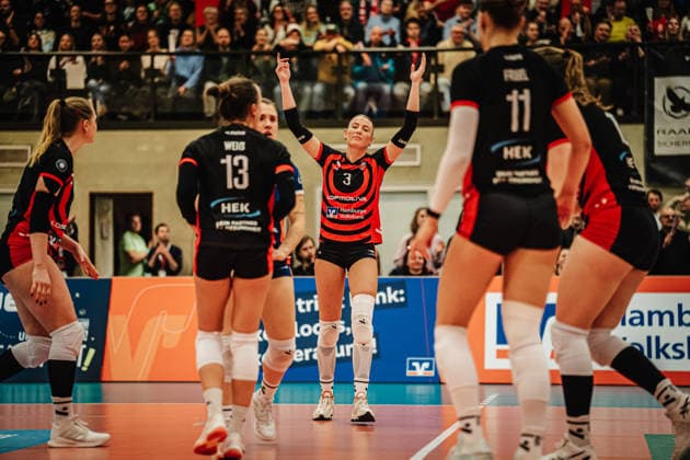 Volleyball Frauen Saison 2025 2026 Volleyball Bundesliga ETV Hamburger Volksbank Volleys vs. USC Münster 22.01.2026 Jubel beim ETV, in der Mitte Lina Köster ( 3, ETV Hamburger Volksbank Volleys) Hamburg Sporthalle Hoheluft Hamburg Deutschland