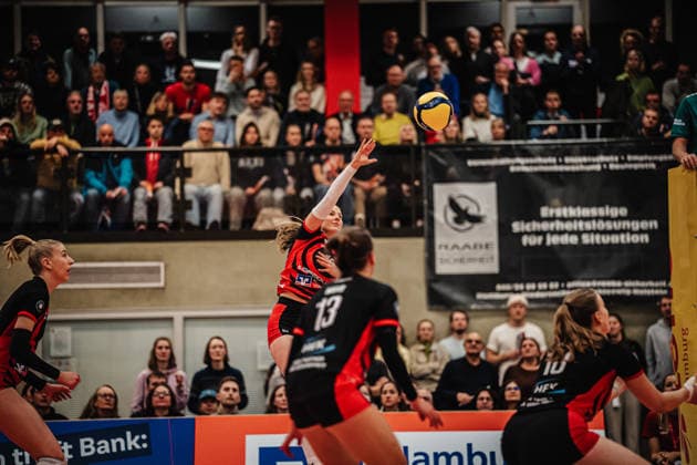 Volleyball Frauen Saison 2025 2026 Volleyball Bundesliga ETV Hamburger Volksbank Volleys vs. USC Münster 22.01.2026 Angriff Lilly Faroß ( 16, ETV Hamburger Volksbank Volleys) Bundesliga Debüt Hamburg Sporthalle Hoheluft Hamburg Deutschland