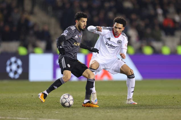 21.01.2026, Fussball UEFA Champions League, Qarabag Agdam FK - Eintracht Frankfurt, v.l., Abdellah Zoubir (Qarabag Agdam FK), Pharell Nnamdi Collins (Eintracht Frankfurt) DFL DFB REGULATIONS PROHIBIT ANY USE OF PHOTOGRAPHS AS IMAGE SEQUENCES AND OR QUASI-VIDEO. xdcx Copyright: HMBxMedia Claus