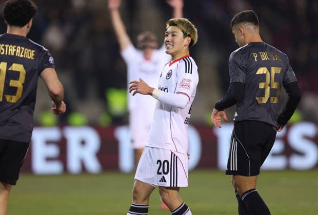 21.01.2026, Fussball UEFA Champions League, Qarabag Agdam FK - Eintracht Frankfurt, v.l., Ritsu Doan (Eintracht Frankfurt) enttaeuscht, enttaeuscht schauend, dissapointed, traurig, frustiert, frust, gefrustet, frustrated DFL DFB REGULATIONS PROHIBIT ANY USE OF PHOTOGRAPHS AS IMAGE SEQUENCES AND OR QUASI-VIDEO. xdcx Copyright: HMBxMedia Claus