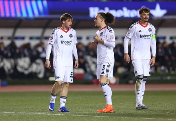 21.01.2026, Fussball UEFA Champions League, Qarabag Agdam FK - Eintracht Frankfurt, v.l., Alexander Staff (Eintracht Frankfurt), Arthur Theate (Eintracht Frankfurt) DFL DFB REGULATIONS PROHIBIT ANY USE OF PHOTOGRAPHS AS IMAGE SEQUENCES AND OR QUASI-VIDEO. xdcx Copyright: HMBxMedia Claus