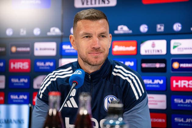 22.01.2026, Fussball, 2. Bundesliga, Saison 2025 2026, Offizielle Vorstellung: Edin DÅ¾eko Dzeko beim FC Schalke 04, Edin DÅ¾eko (FC Schalke 04) xRHR-FOTO TKx