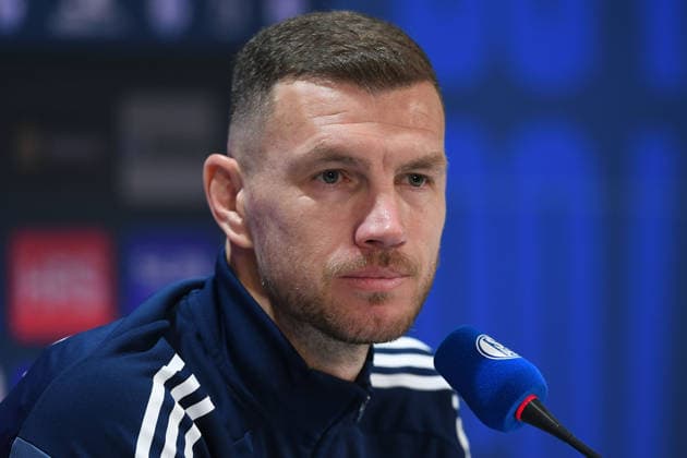 Vorstellung von Edin Dzeko beim FC Schalke 04 am 22.01.2026 in der Veltins Arena in Gelsenkirchen Edin Dzeko ( Schalke )