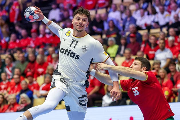 22.01.2026, Handball, Men s EHF EURO 2026, Deutschland - Portugal, Jyske Bank Boxen in Herning, Dänemark, Main Round: Marko Grgic (Germany 71) im Zweikampf gegen Joao Pedro Vinhas Silva Gomes (Portugal 66) Dänemark