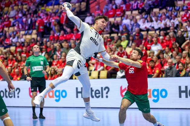 22.01.2026, Handball, Men s EHF EURO 2026, Deutschland - Portugal, Jyske Bank Boxen in Herning, Dänemark, Main Round: Marko Grgic (Germany 71) im Zweikampf gegen Joao Pedro Vinhas Silva Gomes (Portugal 66) Dänemark