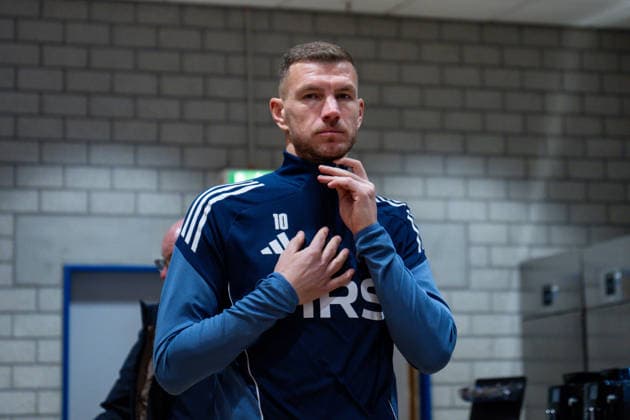 22.01.2026, Fussball, 2. Bundesliga, Saison 2025 2026, Offizielle Vorstellung: Edin DÅ¾eko Dzeko beim FC Schalke 04, Edin DÅ¾eko (FC Schalke 04) xRHR-FOTO TKx