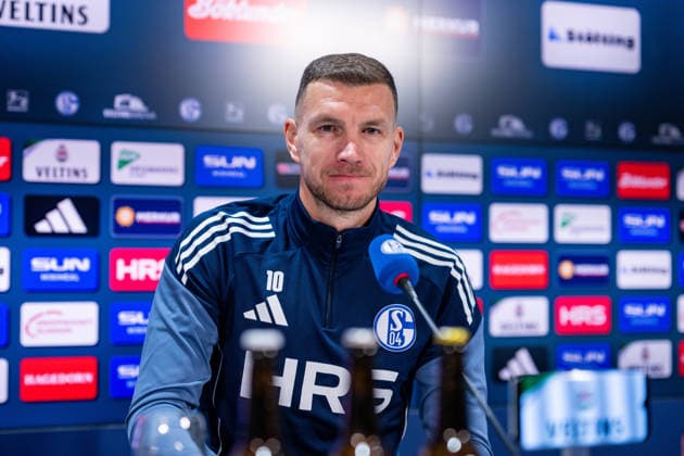22.01.2026, Fussball, 2. Bundesliga, Saison 2025 2026, Offizielle Vorstellung: Edin DÅ¾eko Dzeko beim FC Schalke 04, Edin DÅ¾eko (FC Schalke 04) xRHR-FOTO TKx