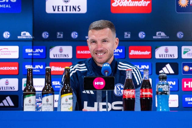 22.01.2026, Fussball, 2. Bundesliga, Saison 2025 2026, Offizielle Vorstellung: Edin DÅ¾eko Dzeko beim FC Schalke 04, Edin DÅ¾eko (FC Schalke 04) xRHR-FOTO TKx