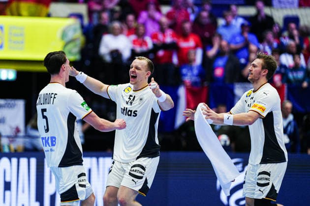 Deutschland jubelt Jubel nach Sieg Spielende DEN, Deutschland vs. Portugal, Handball, EHF Europameisterschaft 2026, Hauptrunde, Spieltag 1, 22.01.2026 DEN, Deutschland vs. Portugal, Handball, EHF Europameisterschaft 2026, Hauptrunde, Spieltag 1, 22.01.2026 Herning *** Germany cheers after victory end of match DEN, Germany vs Portugal, Handball, EHF European Championship 2026, Main Round, Matchday 1, 22 01 2026 DEN, Germany vs Portugal, Handball, EHF European Championship 2026, Main Round, Matchday 1, 22 01 2026 Herning Copyright: xEibner-Pressefoto MarcelxvonxFehrnx EP_MFN