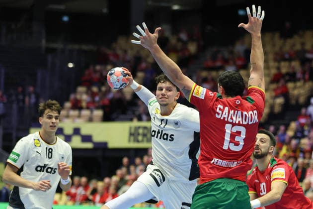 Deutschland - Portugal, EHF Handball EM 2026 Marko Grgic (Deutschland, 71) gegen Salvador Salvador (Portugal, 13). Handball EHF Europameisterschaft, Länderspiel zwischen Deutschland und Portugal am 22. Januar 2026 in Herning (Dänemark)., Herning Dänemark Jyske Bank Boxen