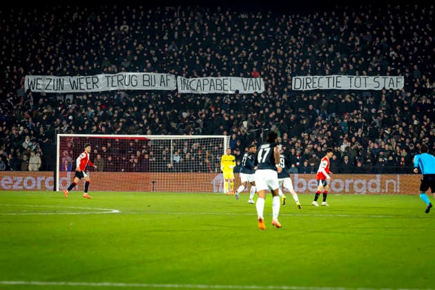 Banner Supporters of SC Feyenoord Rotterdam We zijn weer terug bij af, incapabel van directie tot staf during the match SC Feyenoord Rotterdam vs SK Sturm Graz at the for the Europa League - League phase - Matchday 7 season 2025-2026 in ROTTERDAM, Netherlands on 22 january 2026, (photo by Marcel van Dorst EYE4images DeFodi Images) -