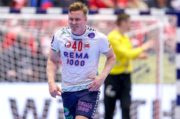 22.01.2026, Handball, Men s EHF EURO 2026, Spanien - Norwegen, Jyske Bank Boxen in Herning, Dänemark, Main Round: August Baskar Pedersen (Norway 40) jubelnd gestikulierend auf dem Spielfeld Dänemark