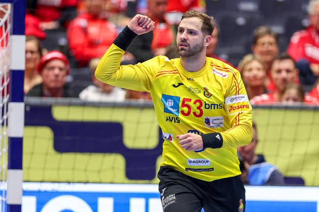 22.01.2026, Handball, Men s EHF EURO 2026, Spanien - Norwegen, Jyske Bank Boxen in Herning, Dänemark, Main Round: Ignacio Biosca Garcia (Espania 53) jubelnd gestikulierend auf dem Spielfeld Dänemark