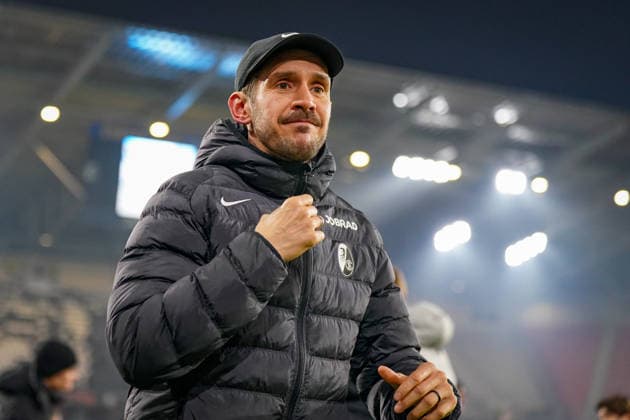 Fussball UEFA Europa League 2025 26, 7. Spieltag - SC Freiburg vs Maccabi Tel Aviv - Europa-Park-Stadion (Freiburg): Julian Schuster (SC Freiburg, Trainer) Copyright: xJOERANxSTEINSIEKx